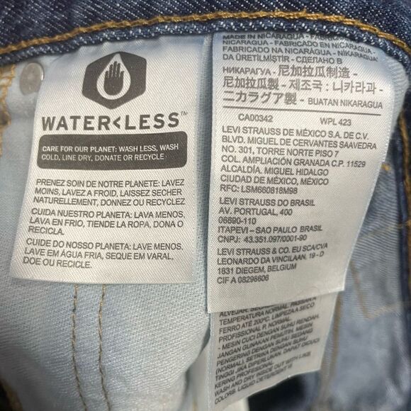 High Rise Cut-off Levi’s 550 Shorts - Picture 4 of 4